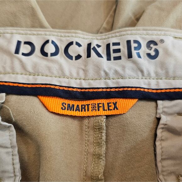 Dockers Slim Fit Ultimate Chino Smart Flex 360 Khaki Pants W32 L30 - Picture 3 of 9